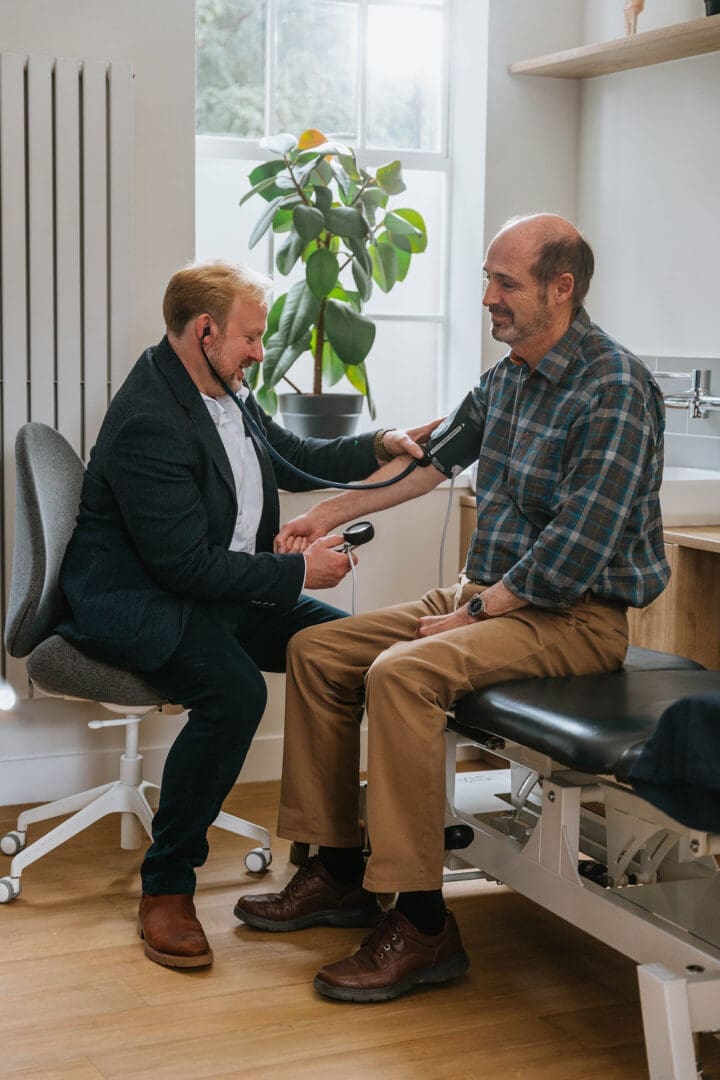 Osteopath Peter Horobin specialises in the diagnosis and treatment of spinal pain, sports injuries and tendinopathy making him a sought-after specialist in Sevenoaks, Kent.<br />
