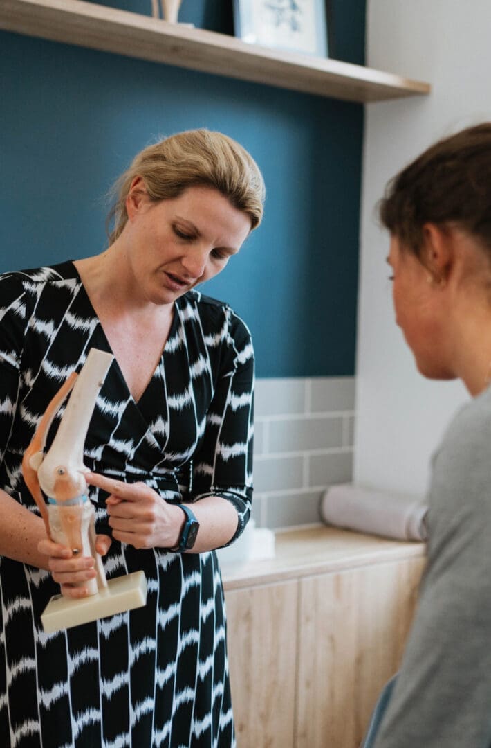 Osteopath Peter Horobin specialises in the diagnosis and treatment of spinal pain, sports injuries and tendinopathy making him a sought-after specialist in Sevenoaks, Kent.<br />
